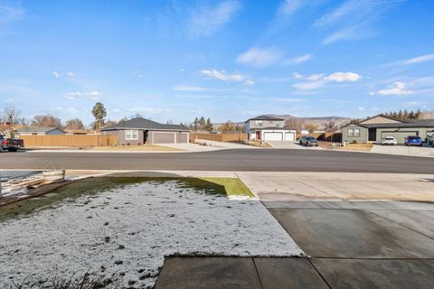 Tiny photo for 5008 Amberview Lane, Klamath Falls, OR 97603 (MLS # 220213690)