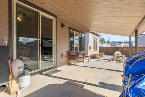 Tiny photo for 5008 Amberview Lane, Klamath Falls, OR 97603 (MLS # 220213690)