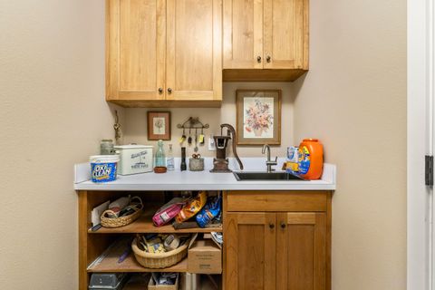 Tiny photo for 5008 Amberview Lane, Klamath Falls, OR 97603 (MLS # 220213690)