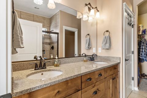 Tiny photo for 5008 Amberview Lane, Klamath Falls, OR 97603 (MLS # 220213690)