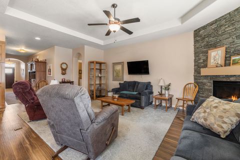 Tiny photo for 5008 Amberview Lane, Klamath Falls, OR 97603 (MLS # 220213690)