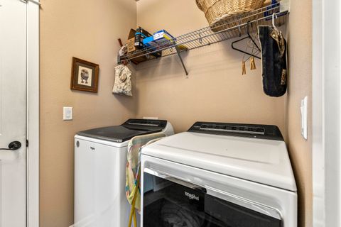 Tiny photo for 5008 Amberview Lane, Klamath Falls, OR 97603 (MLS # 220213690)