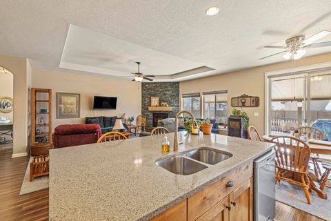 Tiny photo for 5008 Amberview Lane, Klamath Falls, OR 97603 (MLS # 220213690)