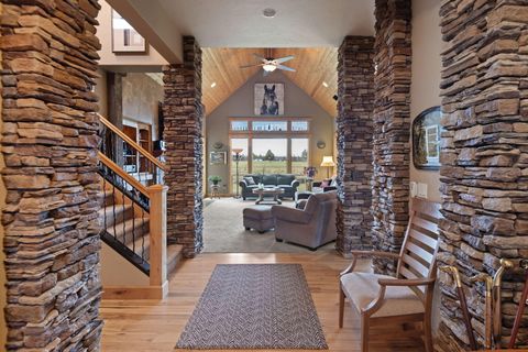 Tiny photo for 6180 SW Wickiup Lane, Redmond, OR 97756 (MLS # 220211681)