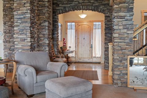 Tiny photo for 6180 SW Wickiup Lane, Redmond, OR 97756 (MLS # 220211681)