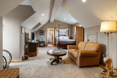 Tiny photo for 6180 SW Wickiup Lane, Redmond, OR 97756 (MLS # 220211681)