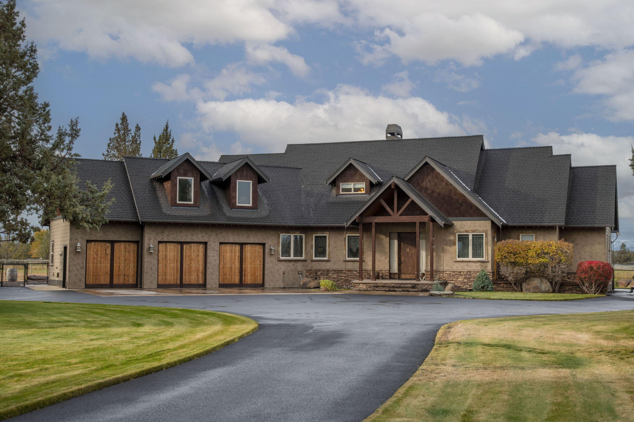 6180 SW Wickiup Lane