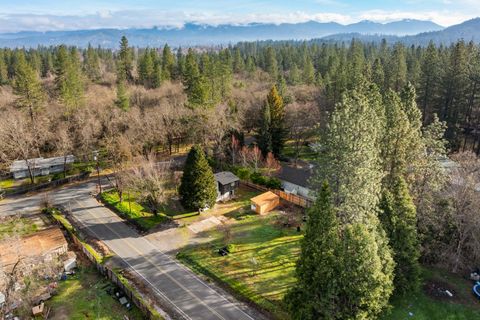 Photo of 3237 De Woody Lane, Grants Pass, OR 97527 (MLS # 220217147)