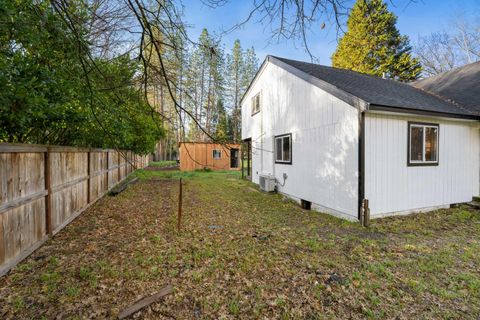 Tiny photo for 3237 De Woody Lane, Grants Pass, OR 97527 (MLS # 220217147)