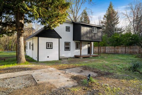 Tiny photo for 3237 De Woody Lane, Grants Pass, OR 97527 (MLS # 220217147)