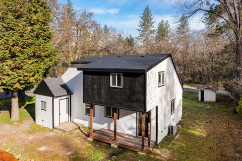 Tiny photo for 3237 De Woody Lane, Grants Pass, OR 97527 (MLS # 220217147)