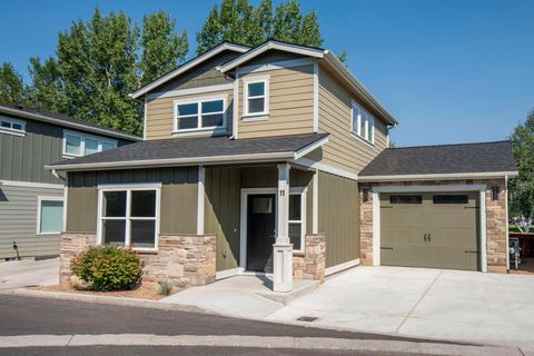 2755 SW Greens Boulevard 11 Redmond OR 97756