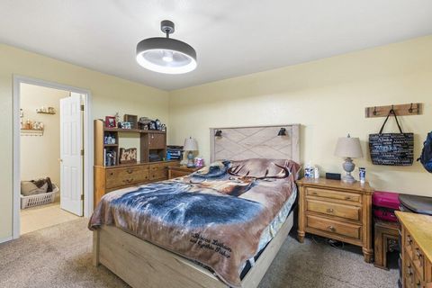 Tiny photo for 650 Sarah Lane, Eagle Point, OR 97524 (MLS # 220212003)