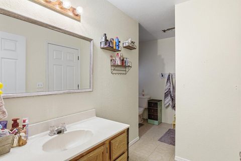 Tiny photo for 650 Sarah Lane, Eagle Point, OR 97524 (MLS # 220212003)