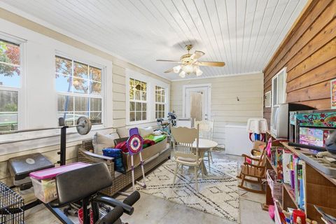 Tiny photo for 650 Sarah Lane, Eagle Point, OR 97524 (MLS # 220212003)