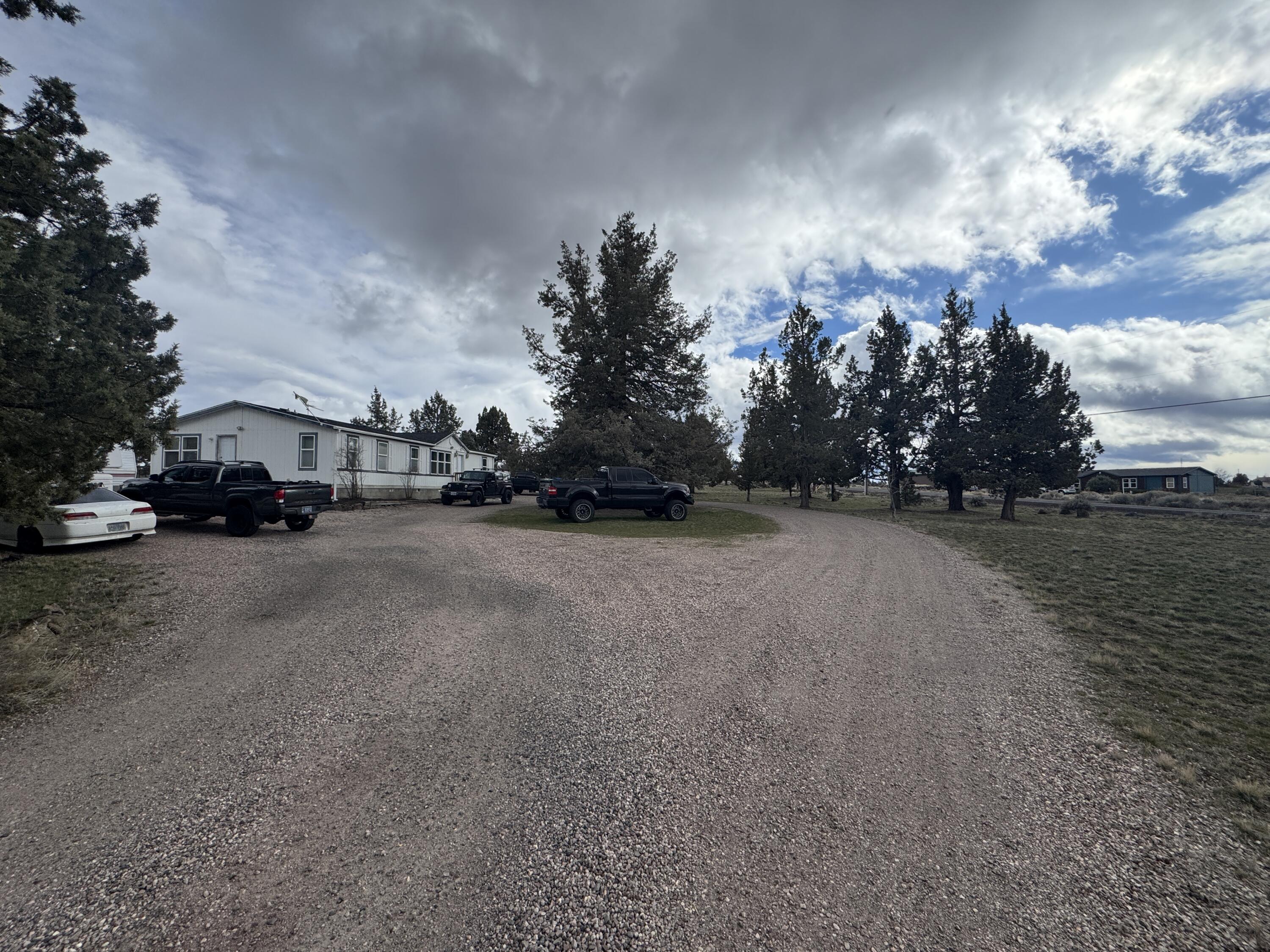 8685 Sisters View Place