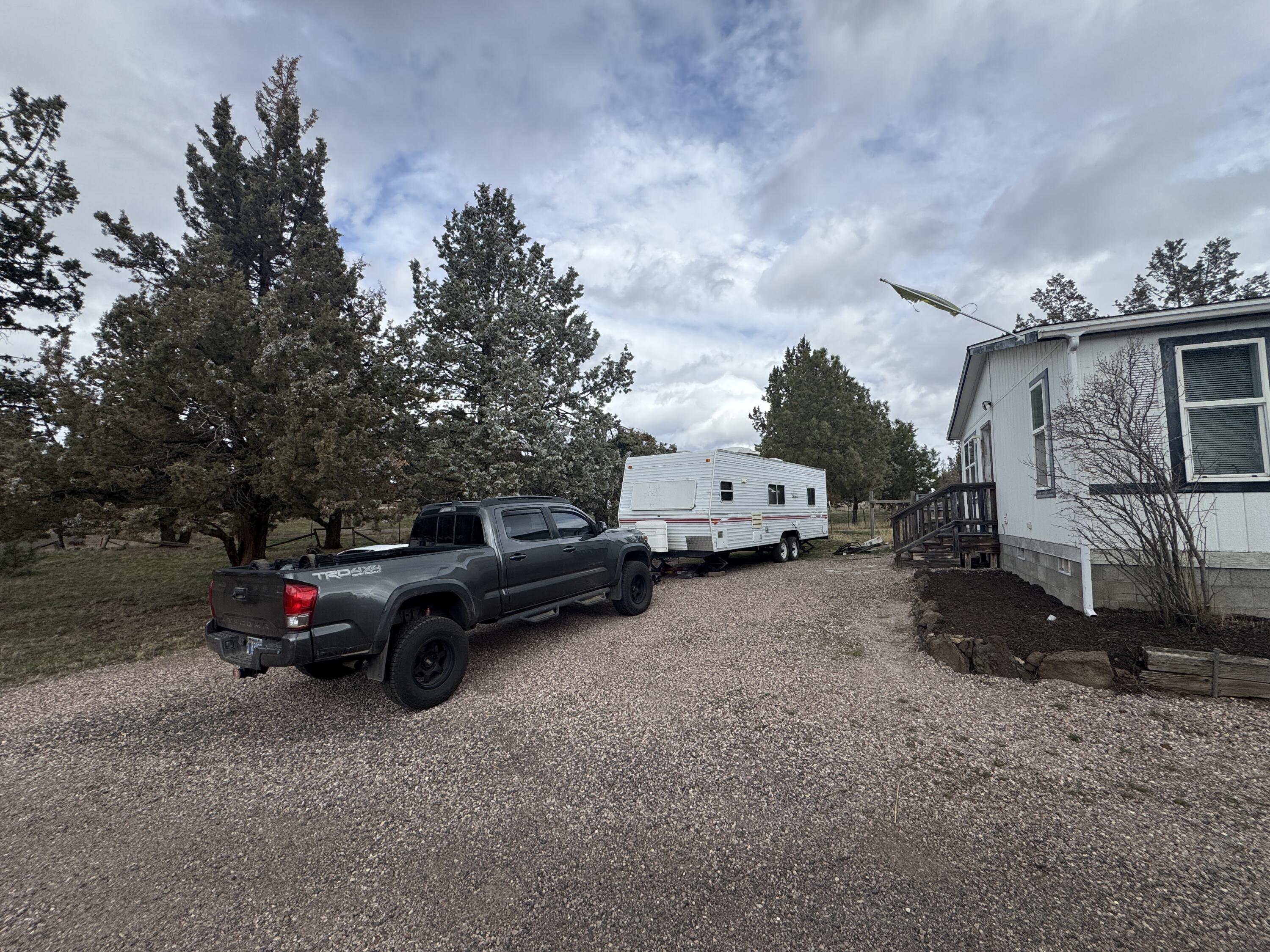 8685 Sisters View Place