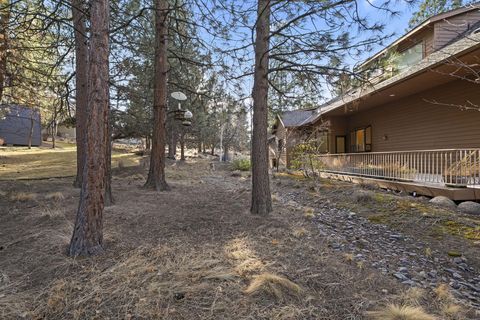 Tiny photo for 3338 NW Windwood Way, Bend, OR 97703 (MLS # 220212727)
