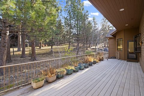 Tiny photo for 3338 NW Windwood Way, Bend, OR 97703 (MLS # 220212727)