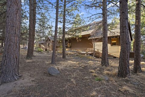 Tiny photo for 3338 NW Windwood Way, Bend, OR 97703 (MLS # 220212727)