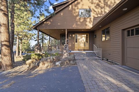Tiny photo for 3338 NW Windwood Way, Bend, OR 97703 (MLS # 220212727)