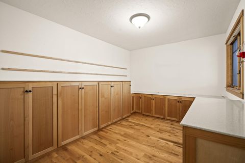 Tiny photo for 3338 NW Windwood Way, Bend, OR 97703 (MLS # 220212727)