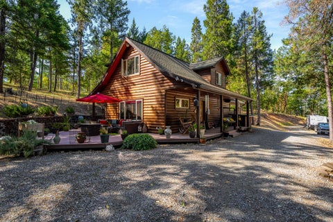 Photo of 357 El Conejo Drive, Grants Pass, OR 97526 (MLS # 220228304)