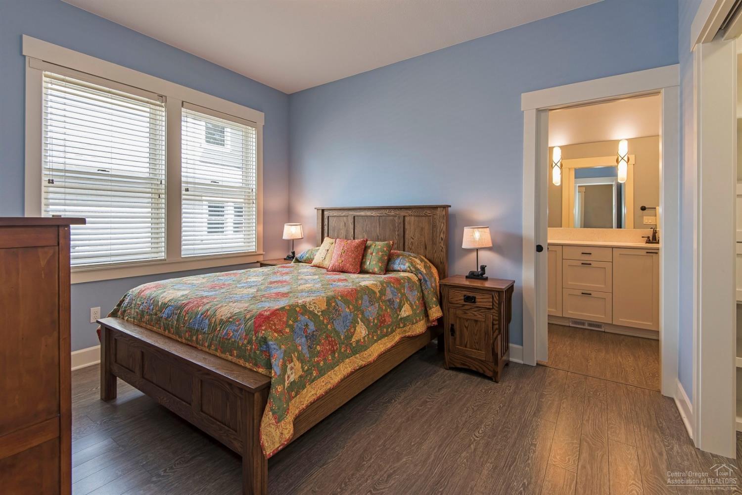 SaddleStone - Residential