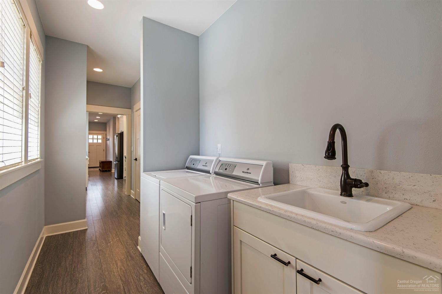 SaddleStone - Residential