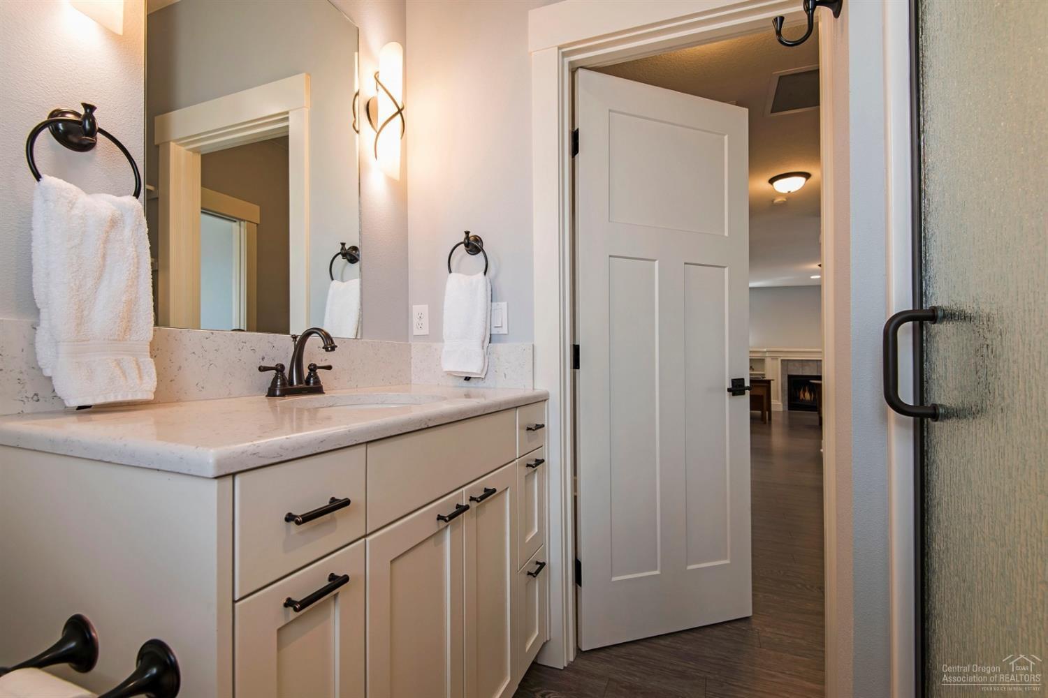 SaddleStone - Residential