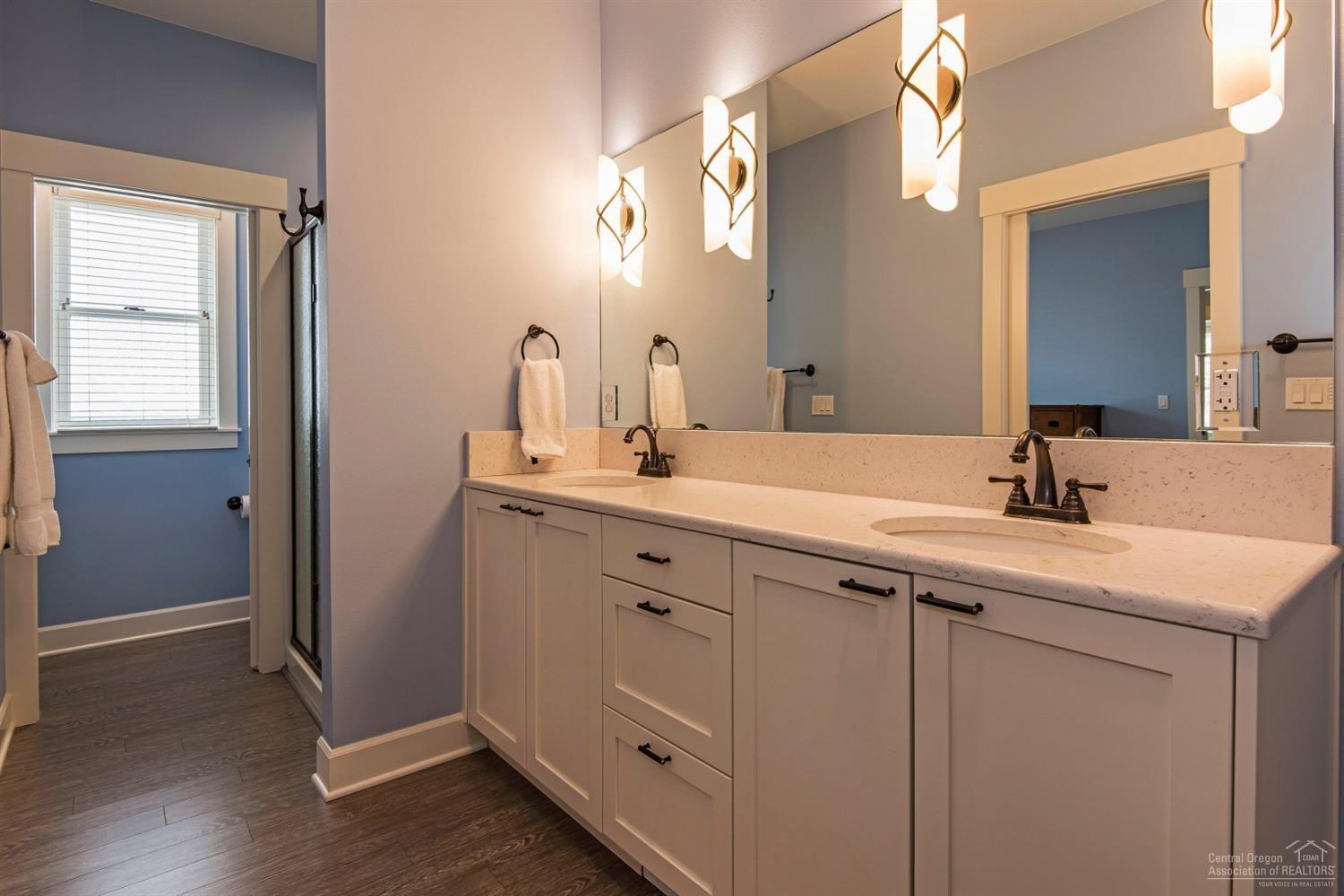 SaddleStone - Residential