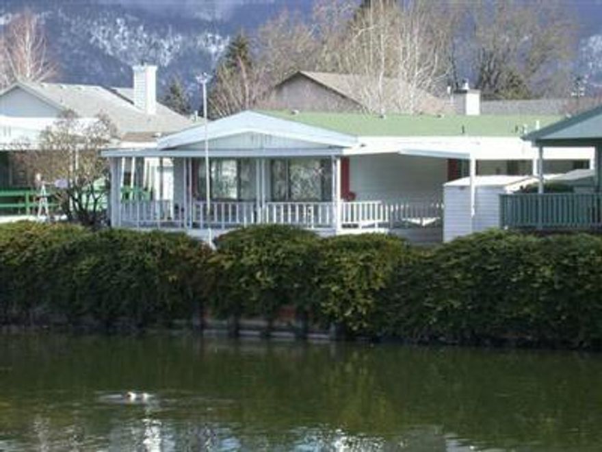 In Park Must Have Current Dmv License To Show/Sell. 2nd Agent Charley Waddington. Immaculate, Move In Cond. Lovely Ssetting & Great Views On The Lake. Kit W/Pull-outs, A Pleasure To Show. Must Have Park Aprvl. Exclude Curtains In Master.