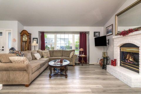 Tiny photo for 3393 NE Stonebrook Loop, Bend, OR 97701 (MLS # 220213087)