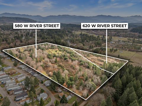 580 W River Street Cave Junction OR 97523