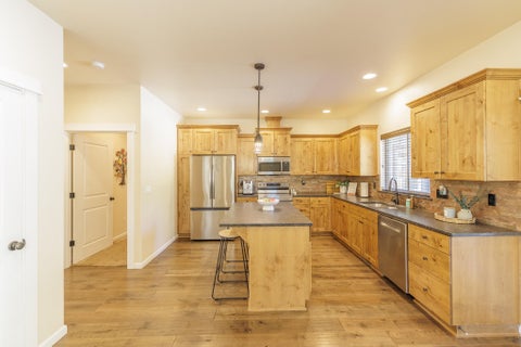 Tiny photo for 16802 Pony Express Way, Bend, OR 97707 (MLS # 220223029)