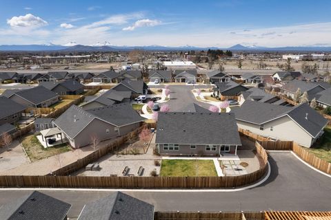 Tiny photo for 450 NE Oak Court, Redmond, OR 97756 (MLS # 220217790)