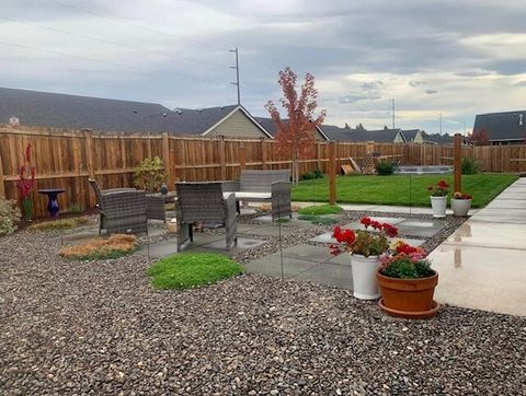 Tiny photo for 450 NE Oak Court, Redmond, OR 97756 (MLS # 220217790)