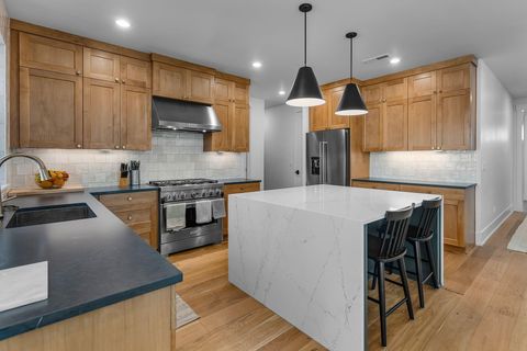 Tiny photo for 19201 NW Mt Shasta Drive, Bend, OR 97703 (MLS # 220219743)