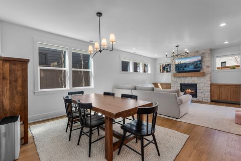 Tiny photo for 19201 NW Mt Shasta Drive, Bend, OR 97703 (MLS # 220219743)