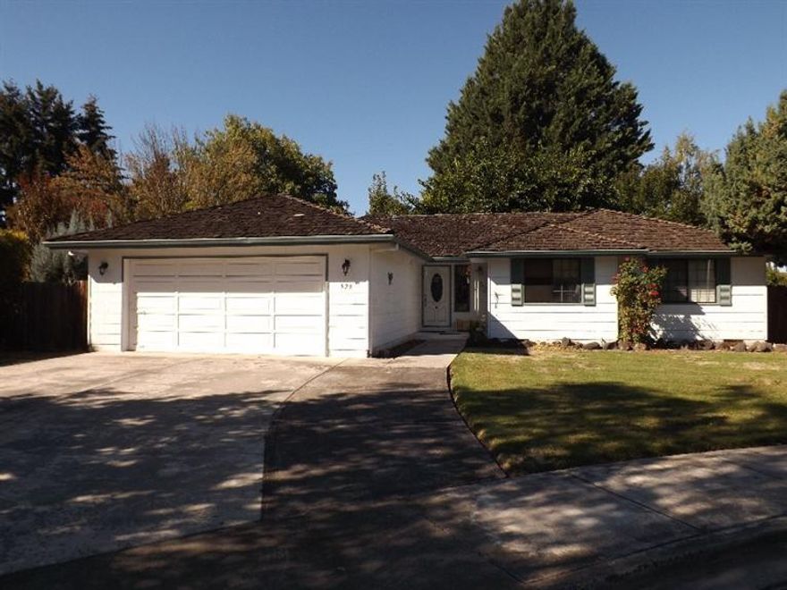 Great location close to shopping, restaurants. 3 bedroom, 2 bath, living room with fireplace, Kitchen with breakfast bar open to dining area. Indoor laundry room. Master with walk-in closet. Carpet in Living Room and all bedrooms. Vinyl floors in kitchen, laundry and both bathrooms. Private backyard with mature landscaping and patio.