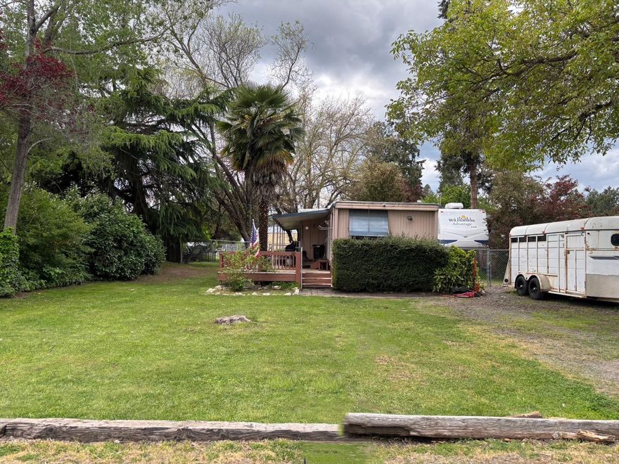 First time on the market in many years. This well maintained home on this .39 acre lot close to Jacksonville and Medford sits on a quiet deadend street.
Bring your toyz or build a shop. Live in the mobile while you build new. Endless possibilities here.
Over 12gpm (per owner)
PRE-1978 FINANCING IS AVAILABLE.
CALL LISTING AGENT FOR LENDER INFORMATION TO FINANCE.