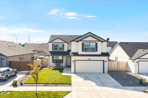 Photo of 3688 Carlin Drive, Medford, OR 97504 (MLS # 220229853)