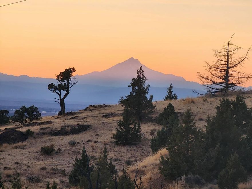 Situated on the west slope of powell butte this lot has breathtaking unobstructed cascade mountain views. Build your dream home with close proximity to bend & Redmond so you can enjoy all that Central Oregon has to offer. Showing by appointment only please call for details. Address is for directional purposes only.