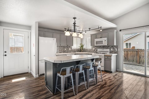 Tiny photo for 61049 Larkspur Loop, Bend, OR 97702 (MLS # 220227216)