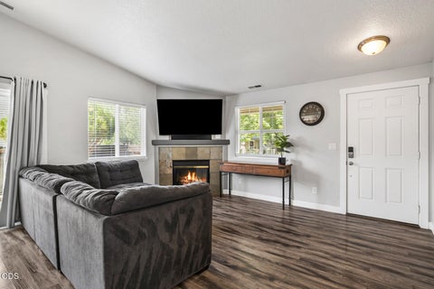 Tiny photo for 61049 Larkspur Loop, Bend, OR 97702 (MLS # 220227216)