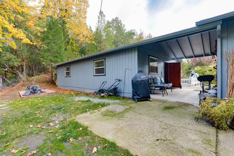 Tiny photo for 240 Pruden Hill Lane, Canyonville, OR 97417 (MLS # 220211419)