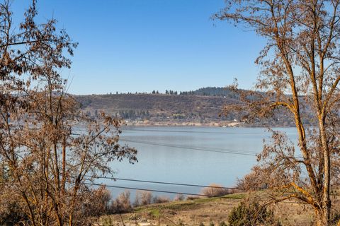 Tiny photo for 421 Sunset Beach Road, Klamath Falls, OR 97601 (MLS # 220217788)