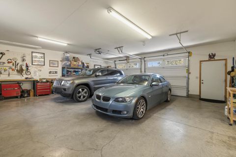 Tiny photo for 421 Sunset Beach Road, Klamath Falls, OR 97601 (MLS # 220217788)