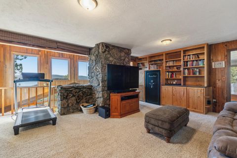 Tiny photo for 421 Sunset Beach Road, Klamath Falls, OR 97601 (MLS # 220217788)