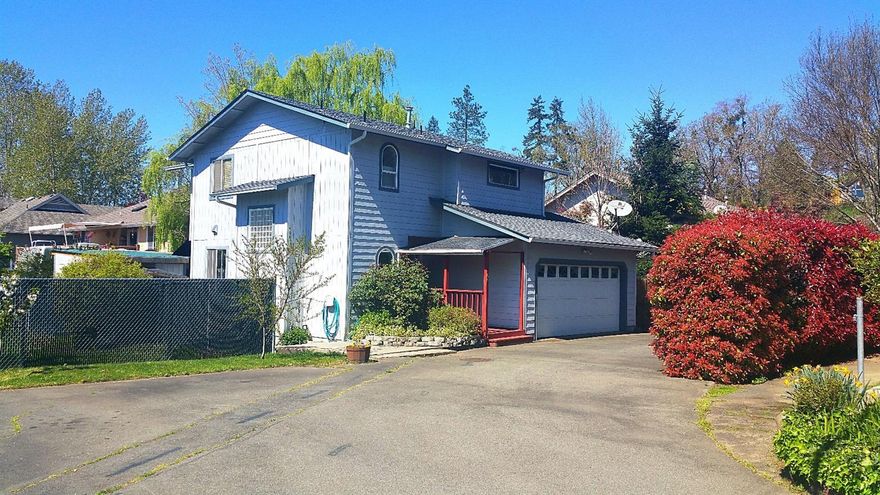 This cute 3 bedroom, 2 bath home tucked away at the end of Evans St has a custom built-in gas fire pit on the deck along with table and bar! Perfect for hosting! The living room and kitchen make up most of the downstairs. There is an island/bar that separates the two rooms, but has a very open feel. There is a vaulted ceiling over the sitting area, leading your eyes to the upstairs. Come see this home today!
